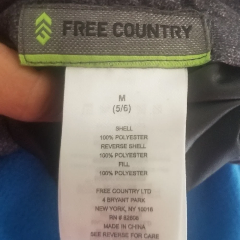 Boy's Free Country Reversible Hooded Puffer Jacket. Size M 5/6. 100% Polyester.